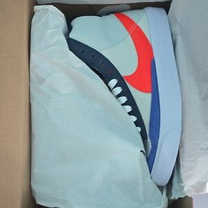 NEW BRAND - Nike Sneakers with Bright Red and Deep Blue